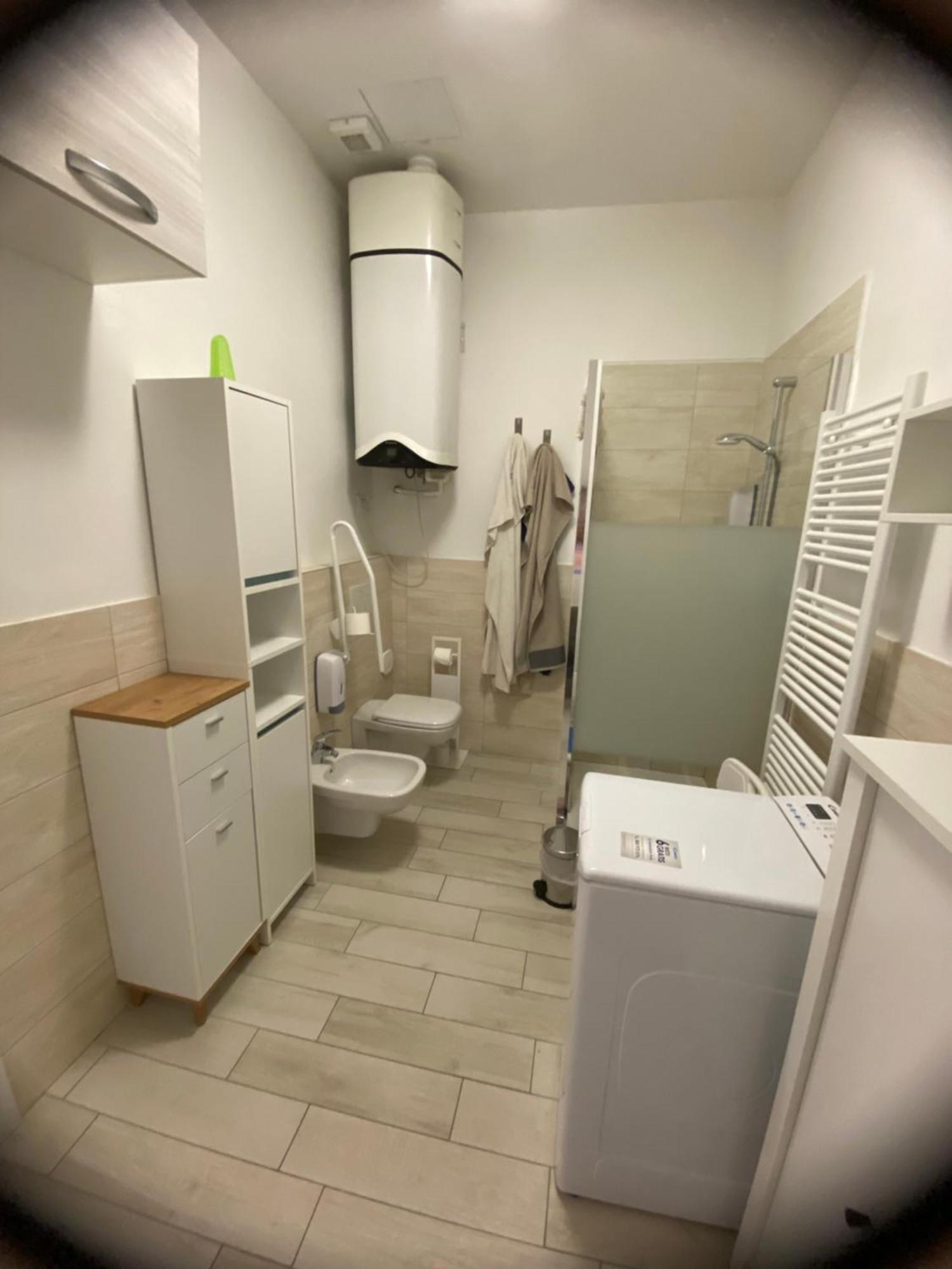 Appartamento House Apartment Tabe Centro โบโลญญา ภายนอก รูปภาพ