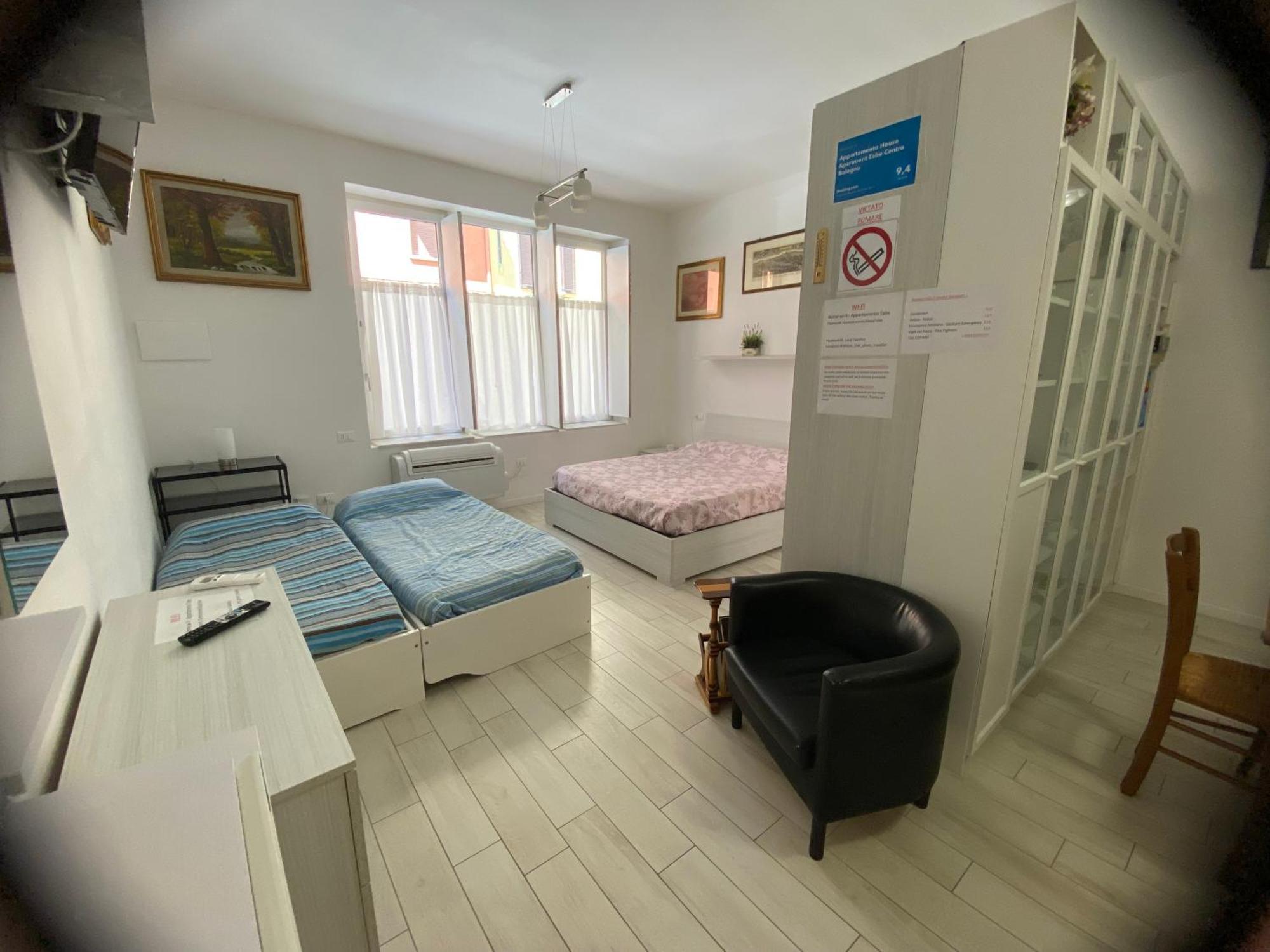 Appartamento House Apartment Tabe Centro โบโลญญา ภายนอก รูปภาพ
